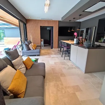 Reposante Pres De Avec Piscine Privee Villa