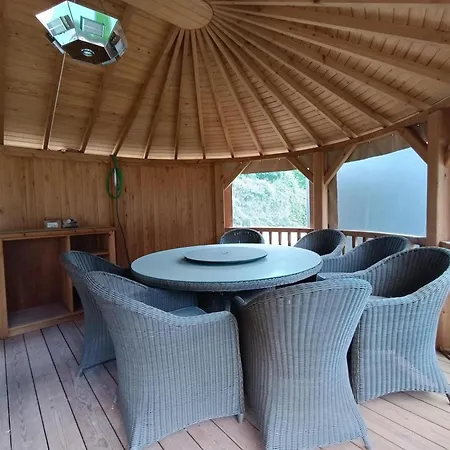 Reposante Près De Avec Piscine Privée